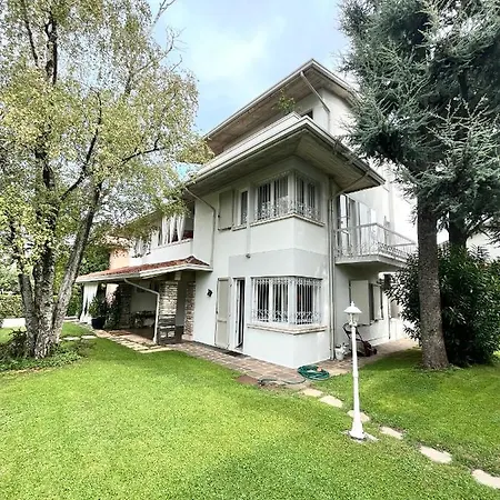 Your Familyapartment In Sirmione