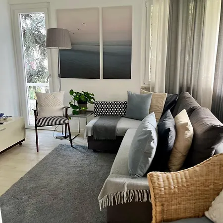 Your Familyapartment In Sirmione